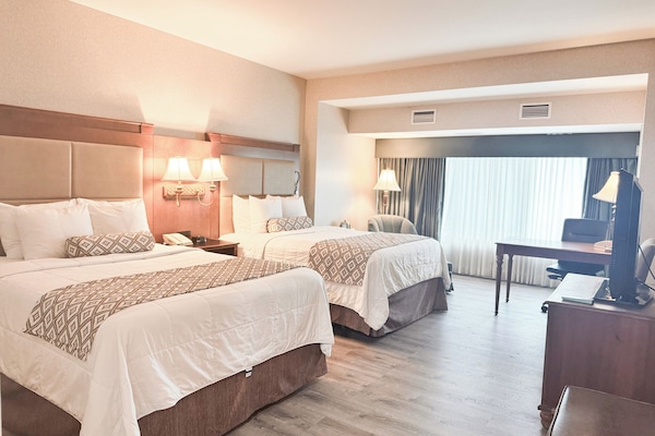 Peralatan tempat tidur premium, tilam berlapik, peti besi dalam bilik