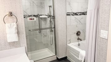 Standard Suite, 1 Bedroom | Bathroom