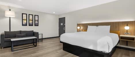 Standard Room, 1 King Bed, Non Smoking, Corner (with Single Sofabed;Larger Room) | Premium bedding, pillowtop beds, in-room safe, desk