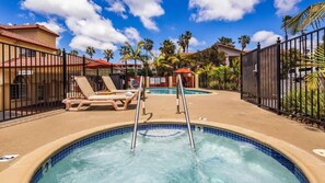 Outdoor spa tub - Best Western San Diego Pacific Beach/Mission Bay (San Diego)
