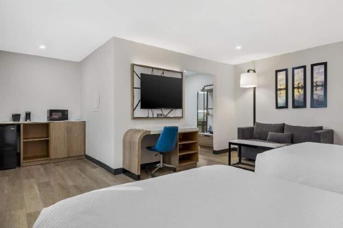 Premium bedding, pillowtop beds, in-room safe, desk
