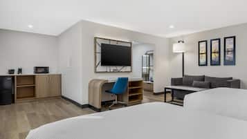 Premium bedding, pillowtop beds, in-room safe, desk
