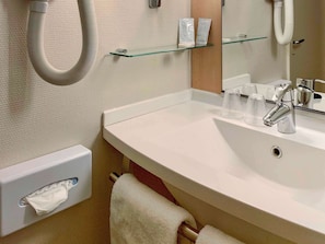 Comfort Double Room, 1 Double Bed | Premium bedding, in-room safe, desk, blackout curtains