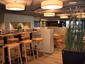 Lunch and dinner served  - ibis Tours Nord (Tours)