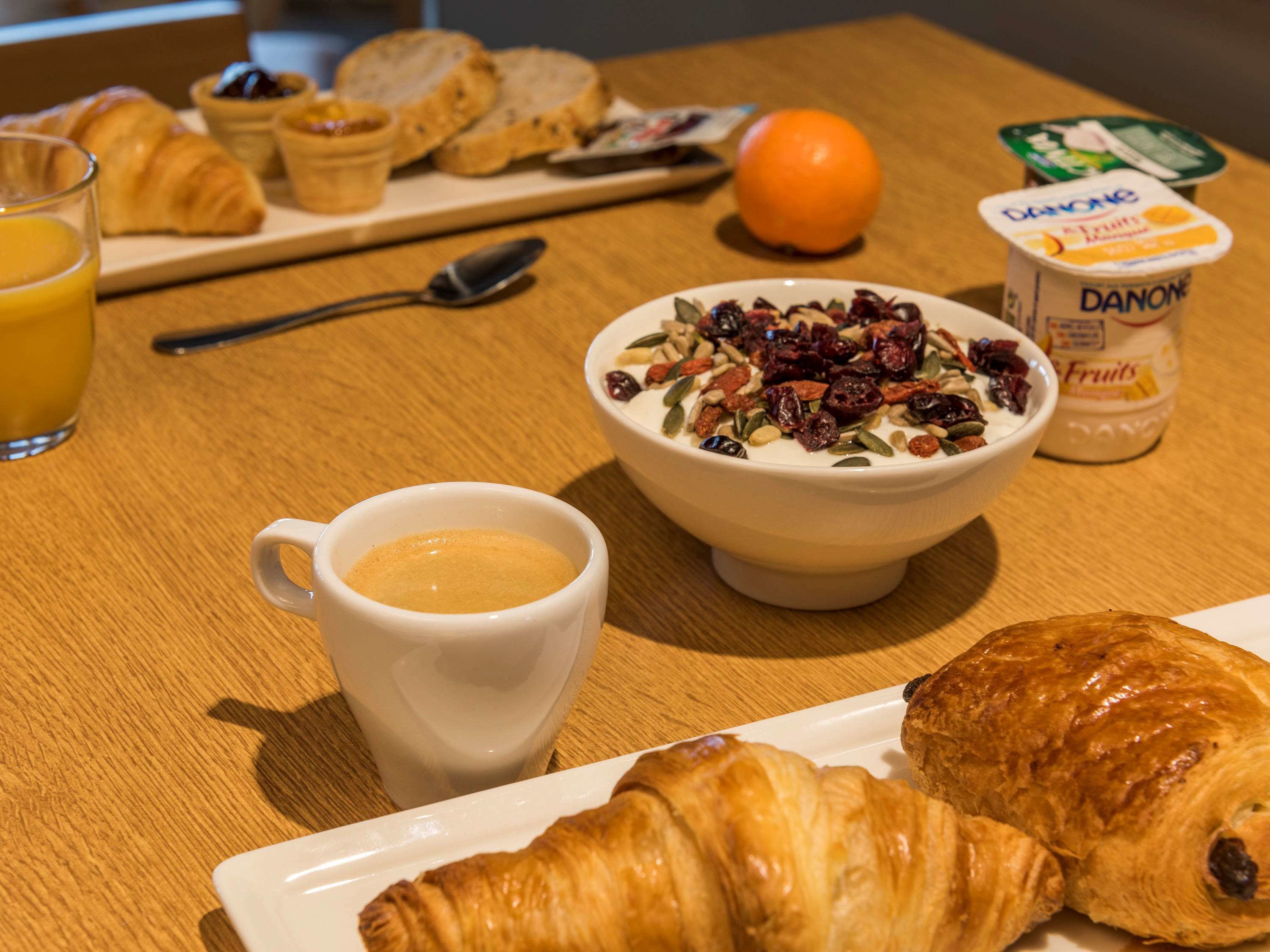 lunch and dinner served, french cuisine