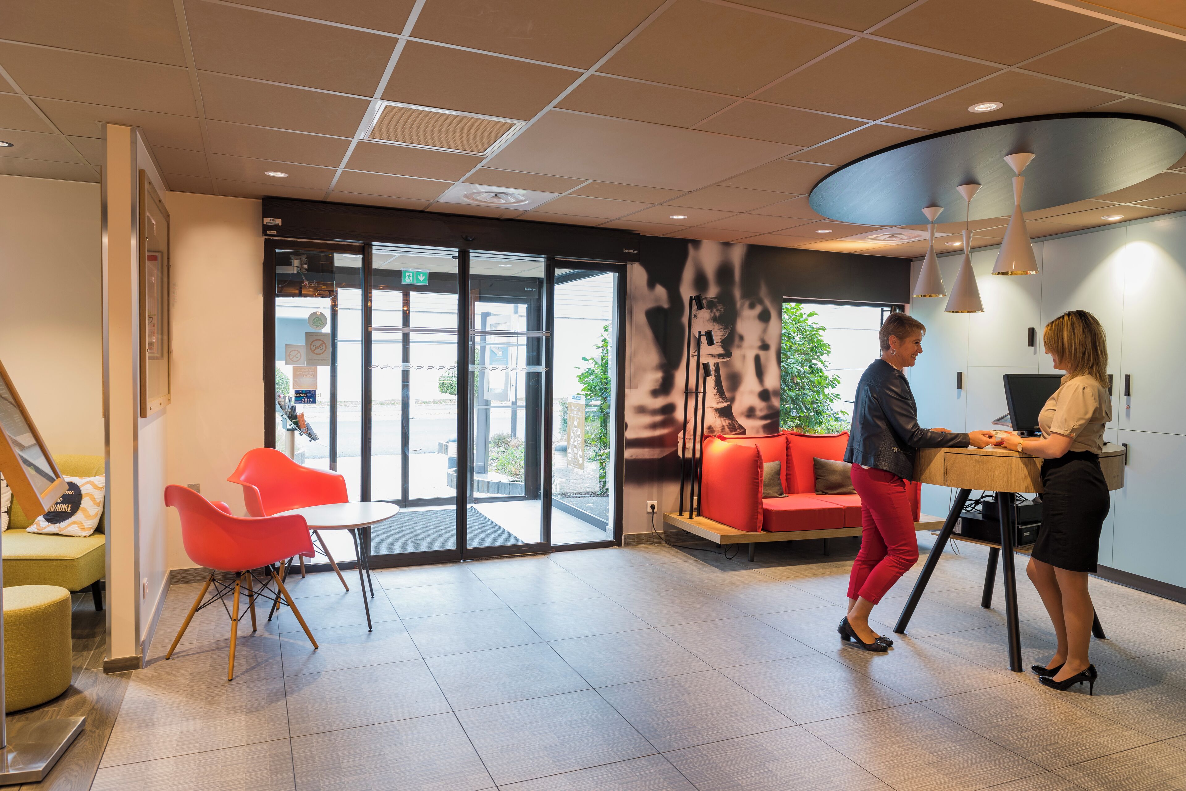 Vista frontal de la propiedad