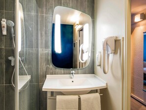 Standard Double Room, 1 Double Bed | Premium bedding, in-room safe, desk, blackout curtains - ibis Tours Nord (Tours)