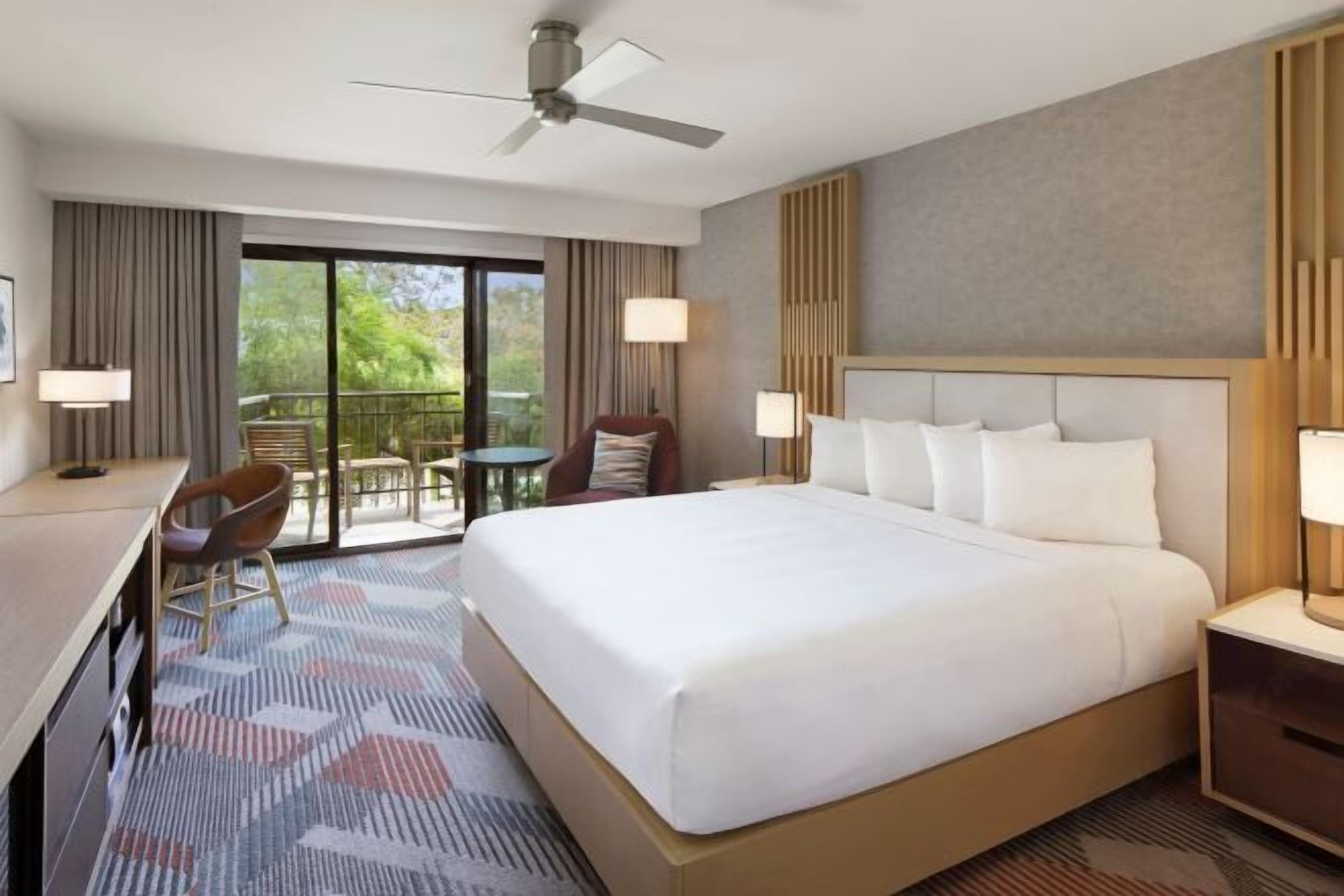 Hochwertige Bettwaren, Daunenbettdecken, Pillowtop-Betten, Zimmersafe