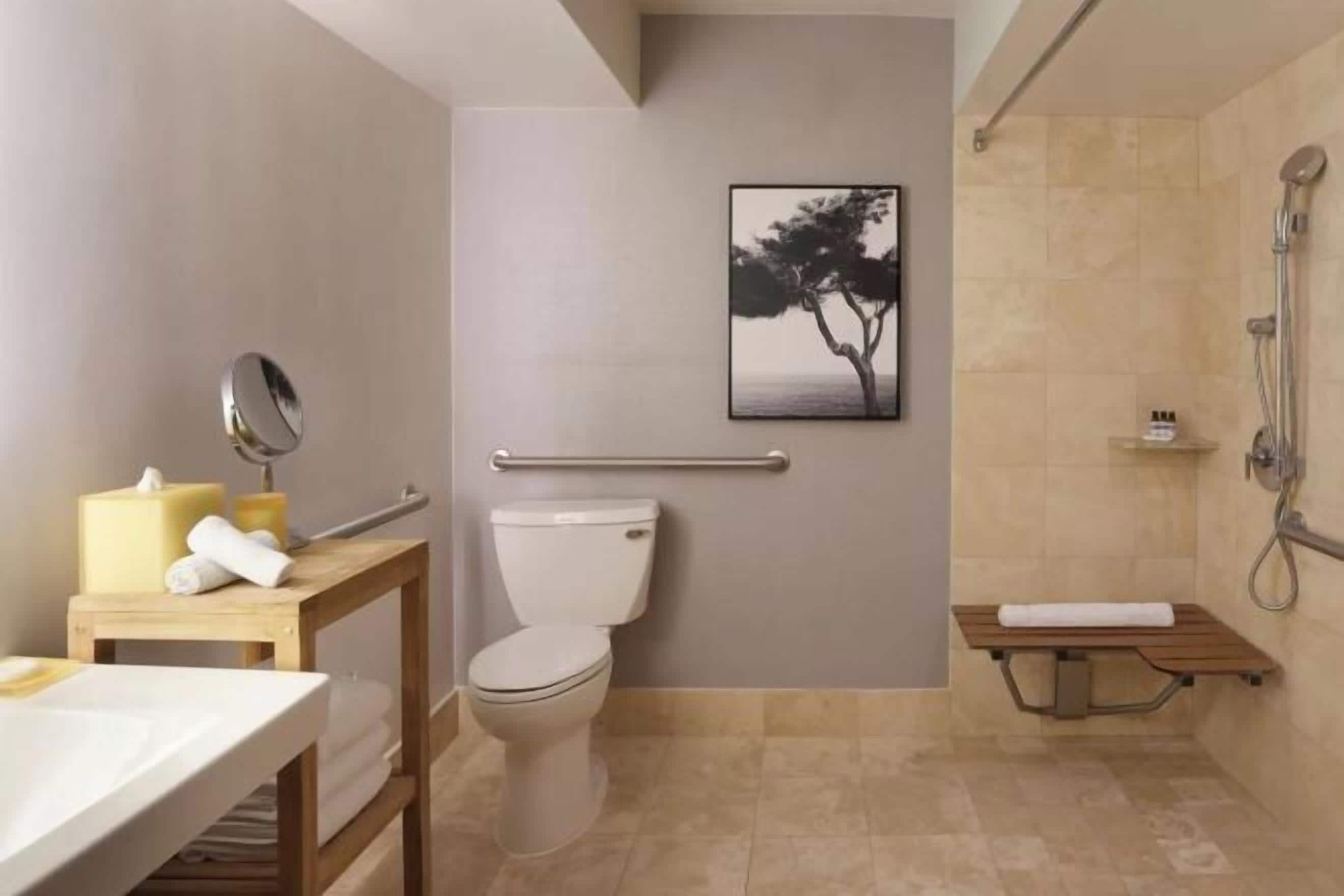 Badezimmer | Designer-Toilettenartikel, Haartrockner, Bademäntel, Hausschuhe