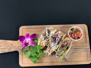 Aperto a colazione, pranzo e cena