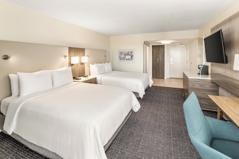 Desk, laptop workspace, blackout drapes, iron/ironing board at Crowne Plaza Orlando - Lake Buena Vista , an IHG Hotel
