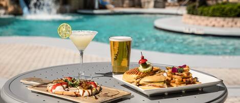 Petit déjeuner, déjeuner et dßner servis sur place