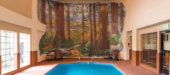 The Redwood Riverwalk, A Boutique Hotel
