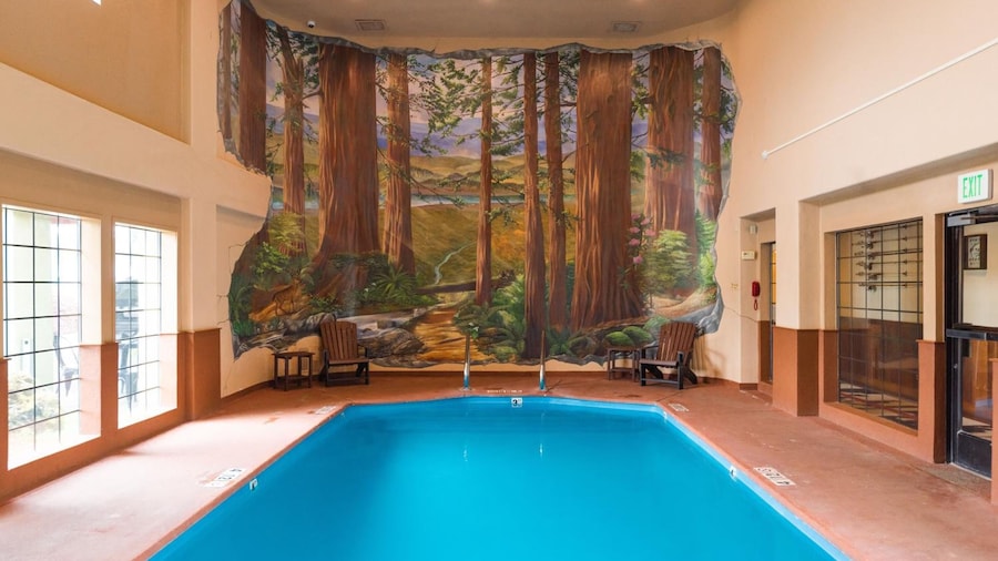 The Redwood Riverwalk, A Boutique Hotel