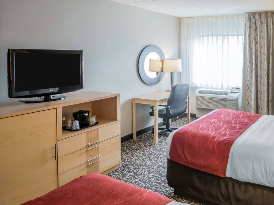 Quarto standard, 2 camas de casal, para não fumantes | Roupas de cama premium, escrivaninha, espaço de trabalho para notebook
