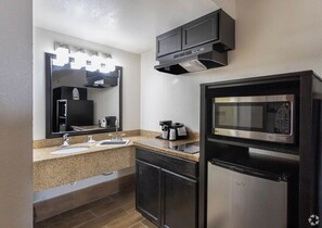 Room, 2 Queen Beds, Non Smoking, Kitchenette