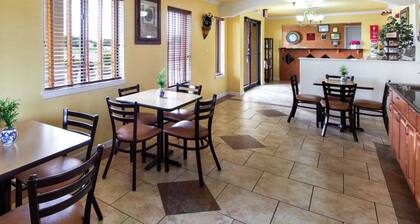 Econo Lodge Inn & Suites Downtown Northeast near Fort Sam Houston