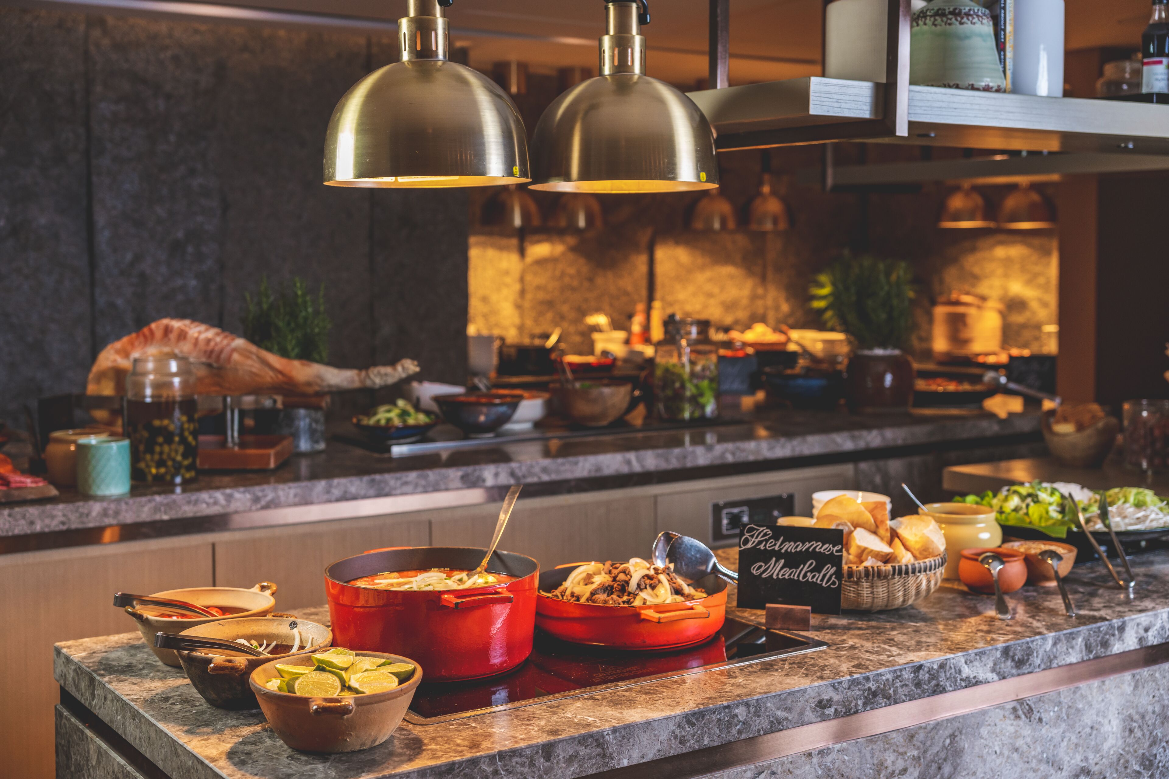 daily buffet breakfast (vnd 480000 per person)