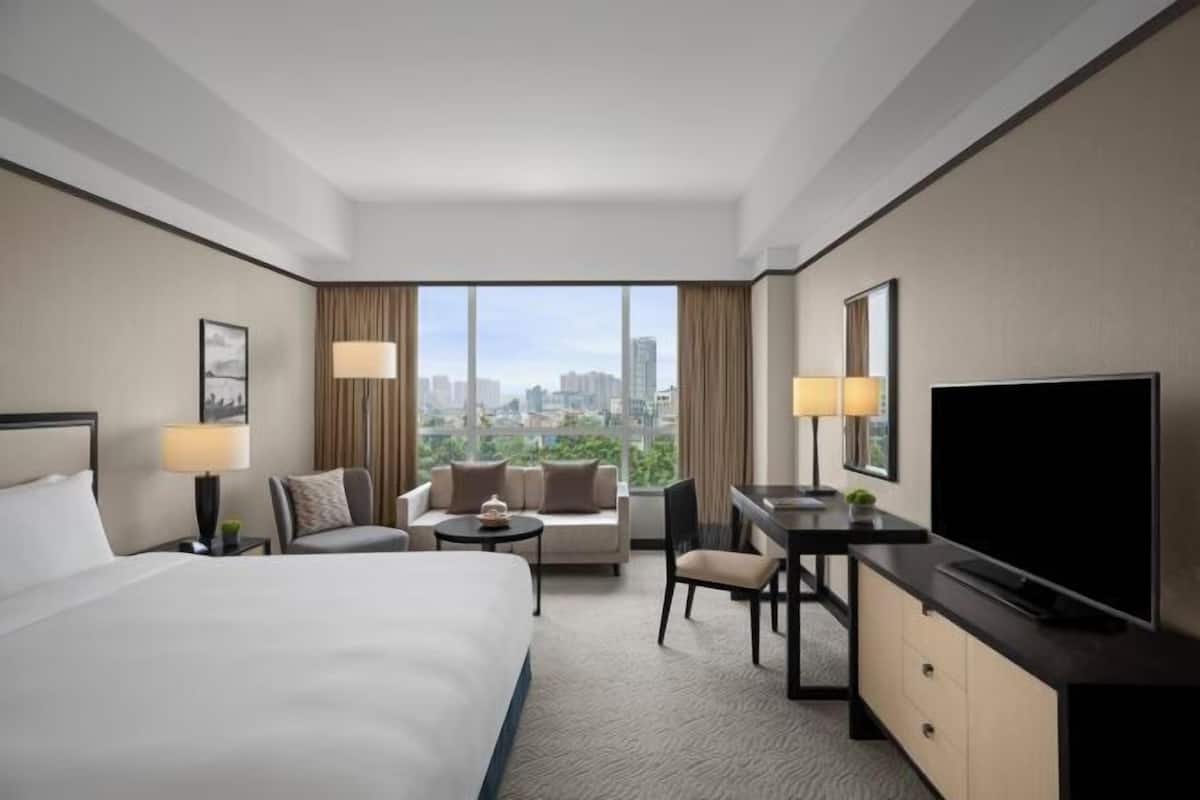 1 bedroom, in-room safe, desk, blackout curtains