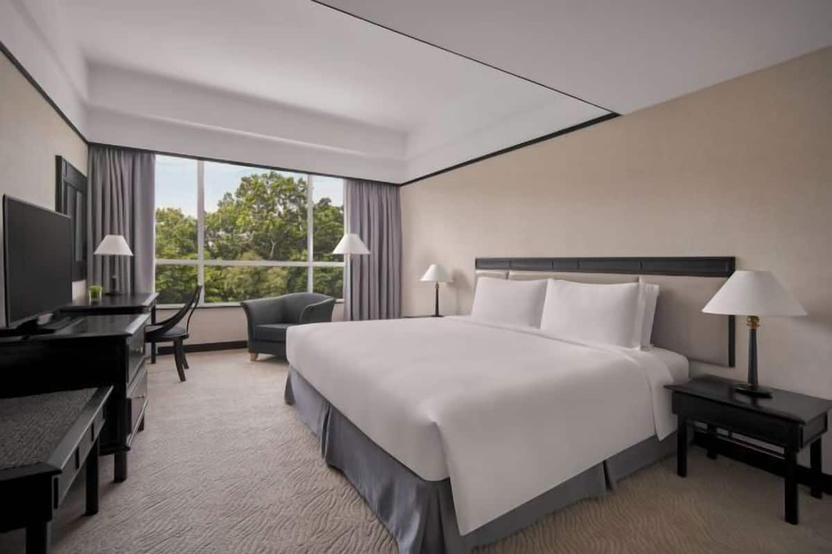 1 bedroom, in-room safe, desk, blackout curtains