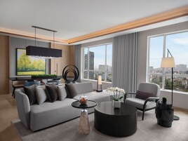 Director Suite King Room | In-room safe, desk, blackout drapes, iron/ironing board