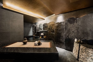 Couples treatment rooms, sauna, hot tub, steam room, Turkish bath
