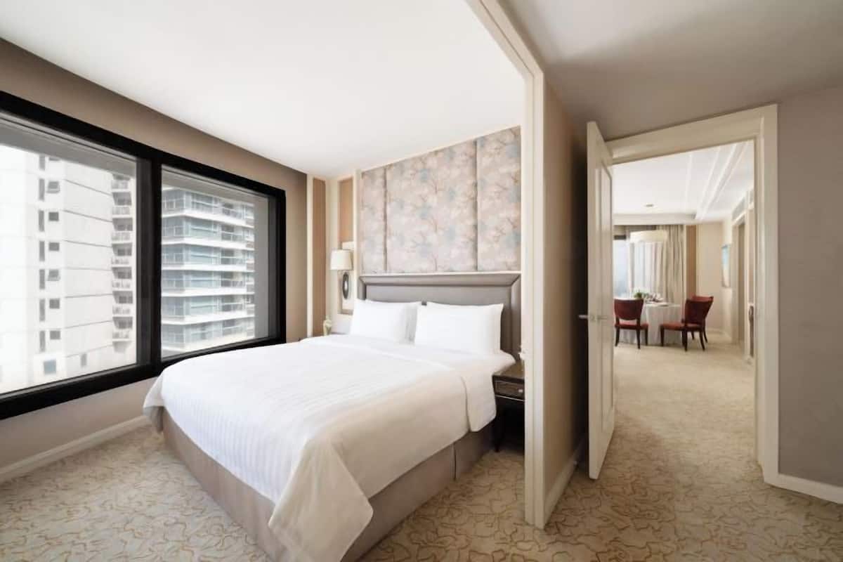 In-room safe, desk, laptop workspace, blackout curtains