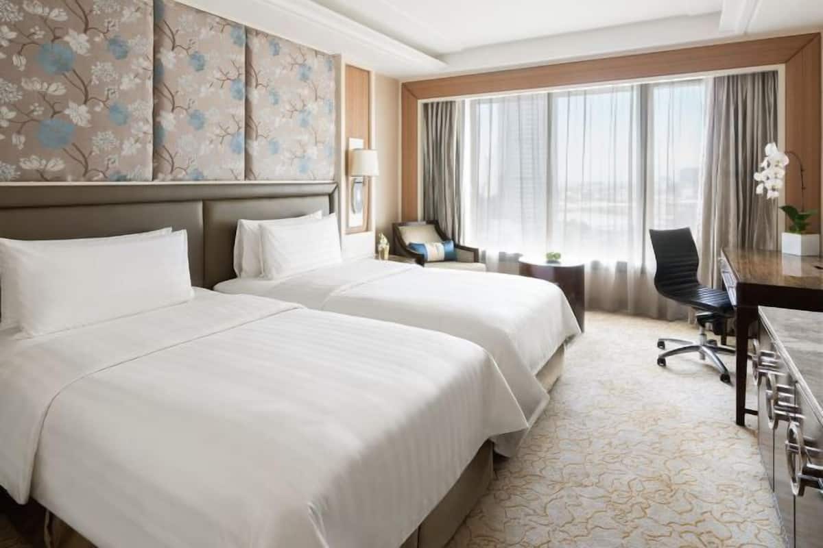 In-room safe, desk, laptop workspace, blackout curtains