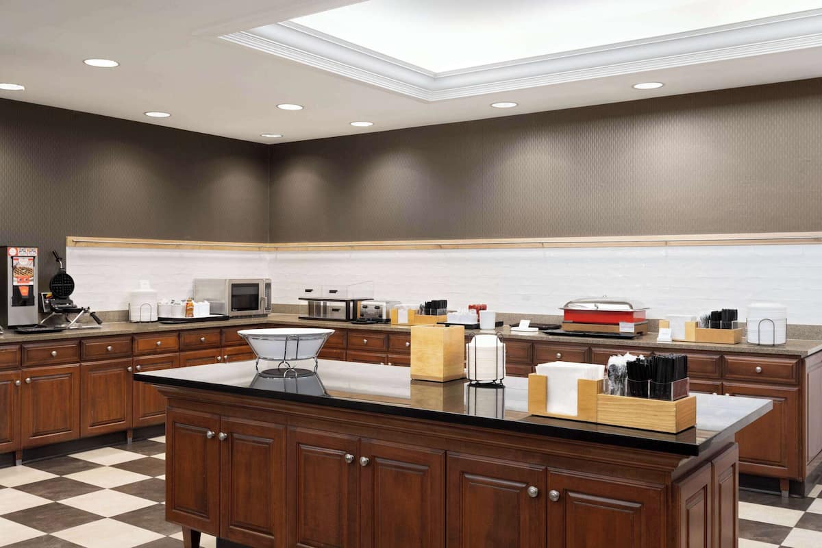 free daily continental breakfast