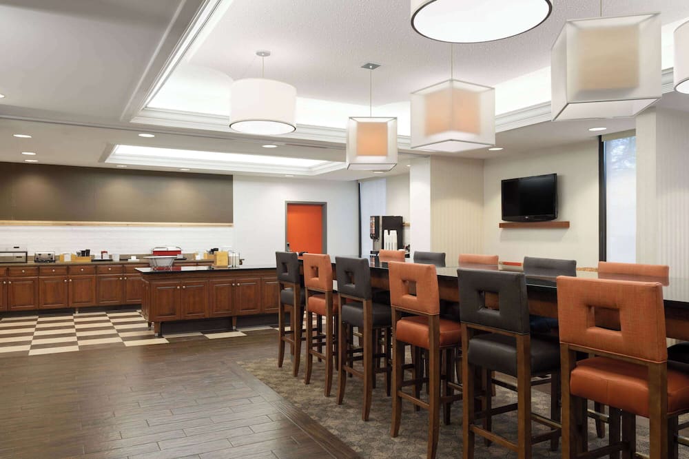 Wingate by Wyndham St. Louis Airport