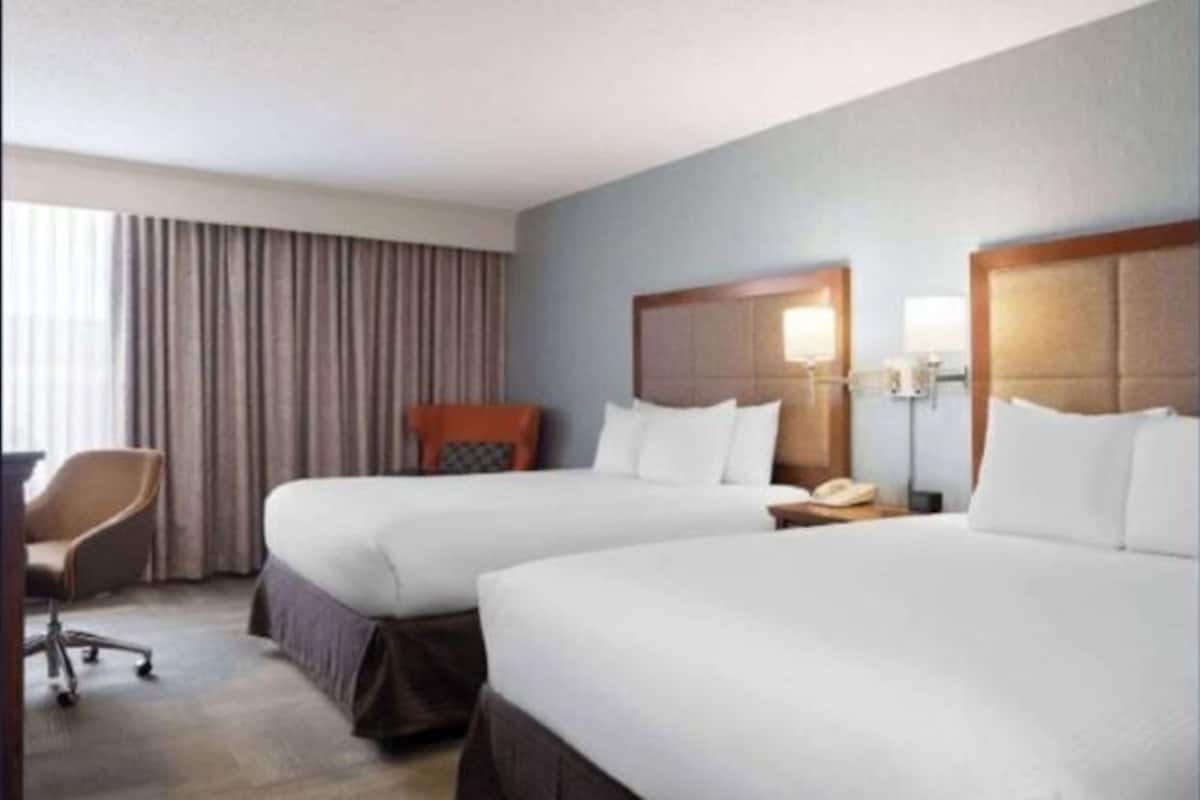 Skrivebord, skrivebord for bærbar PC og strykejern/-brett