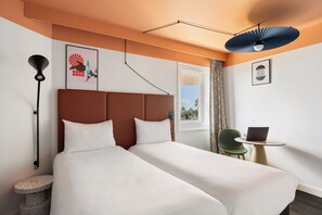 Standard Twin Room, 2 Twin Beds | Hypo-allergenic bedding, in-room safe, desk, laptop workspace