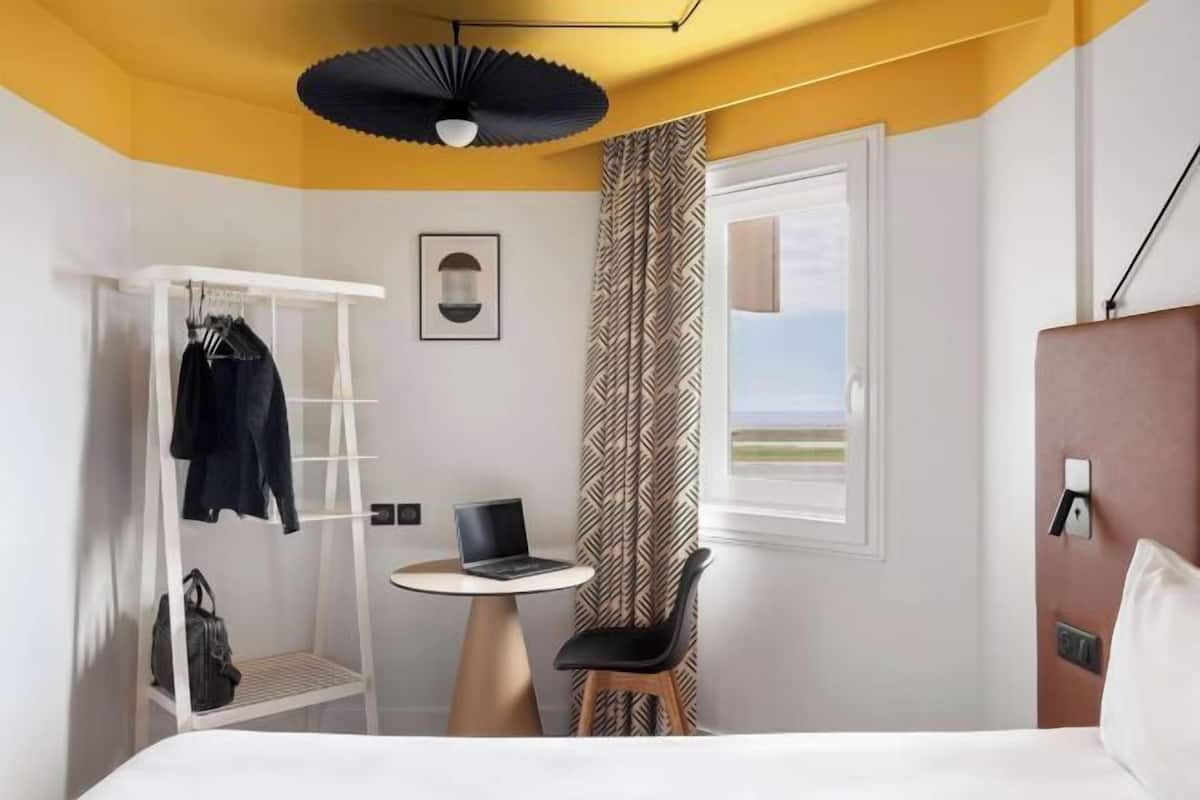 Ropa de cama hipoalergénica y escritorio