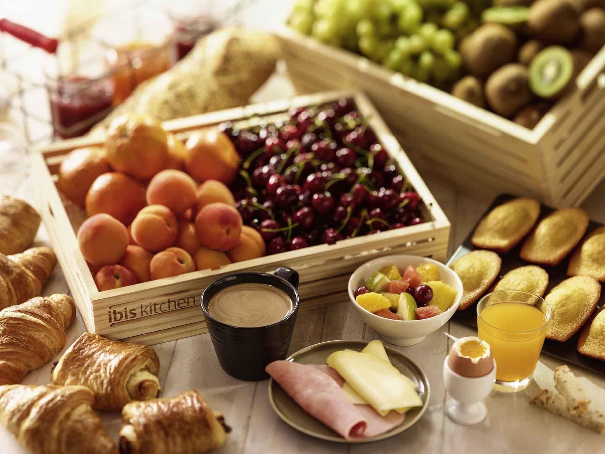 Daily buffet breakfast for a fee