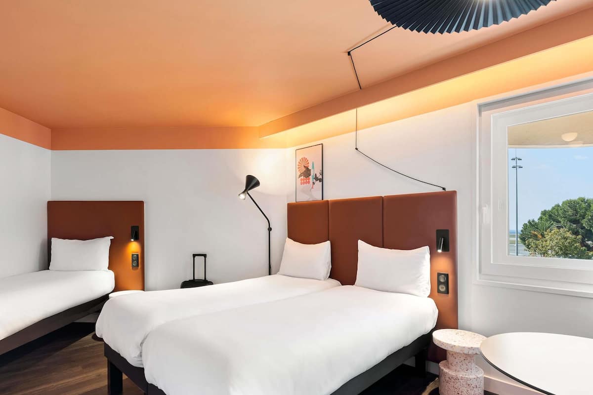Chambre Standard, 3 lits une place | Literie hypoallergénique, bureau