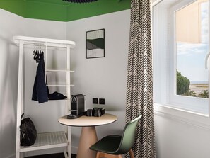 Comfort Room, 1 Double Bed | Hypo-allergenic bedding, desk, laptop workspace, blackout drapes - ibis Nice Aéroport Promenade des Anglais (Nice)