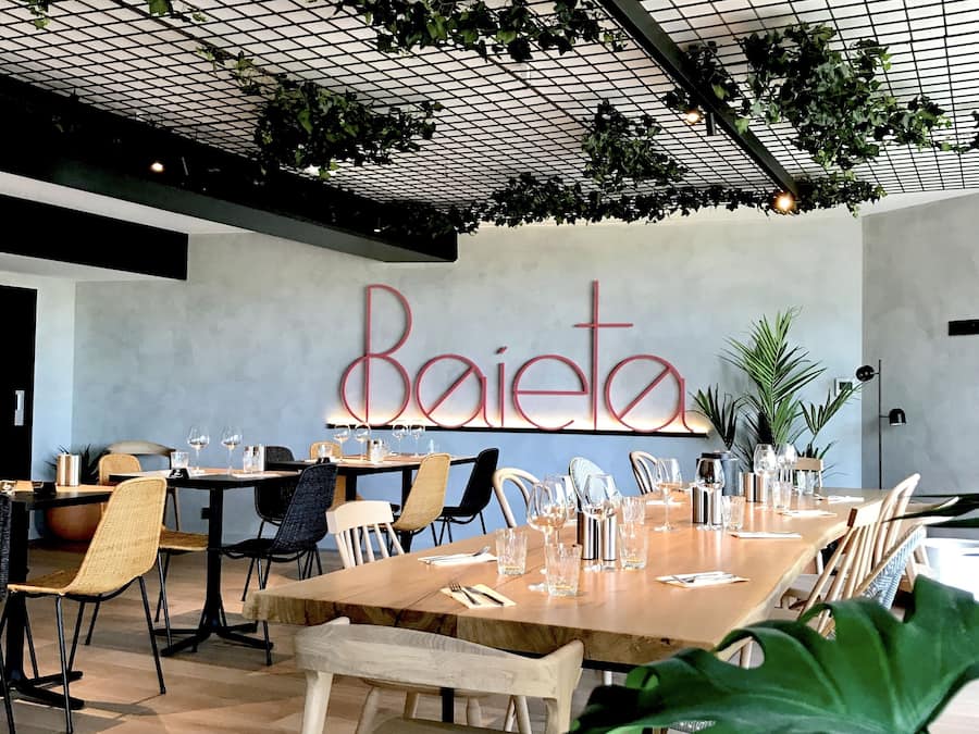 Breakfast, lunch, dinner served; Italian cuisine