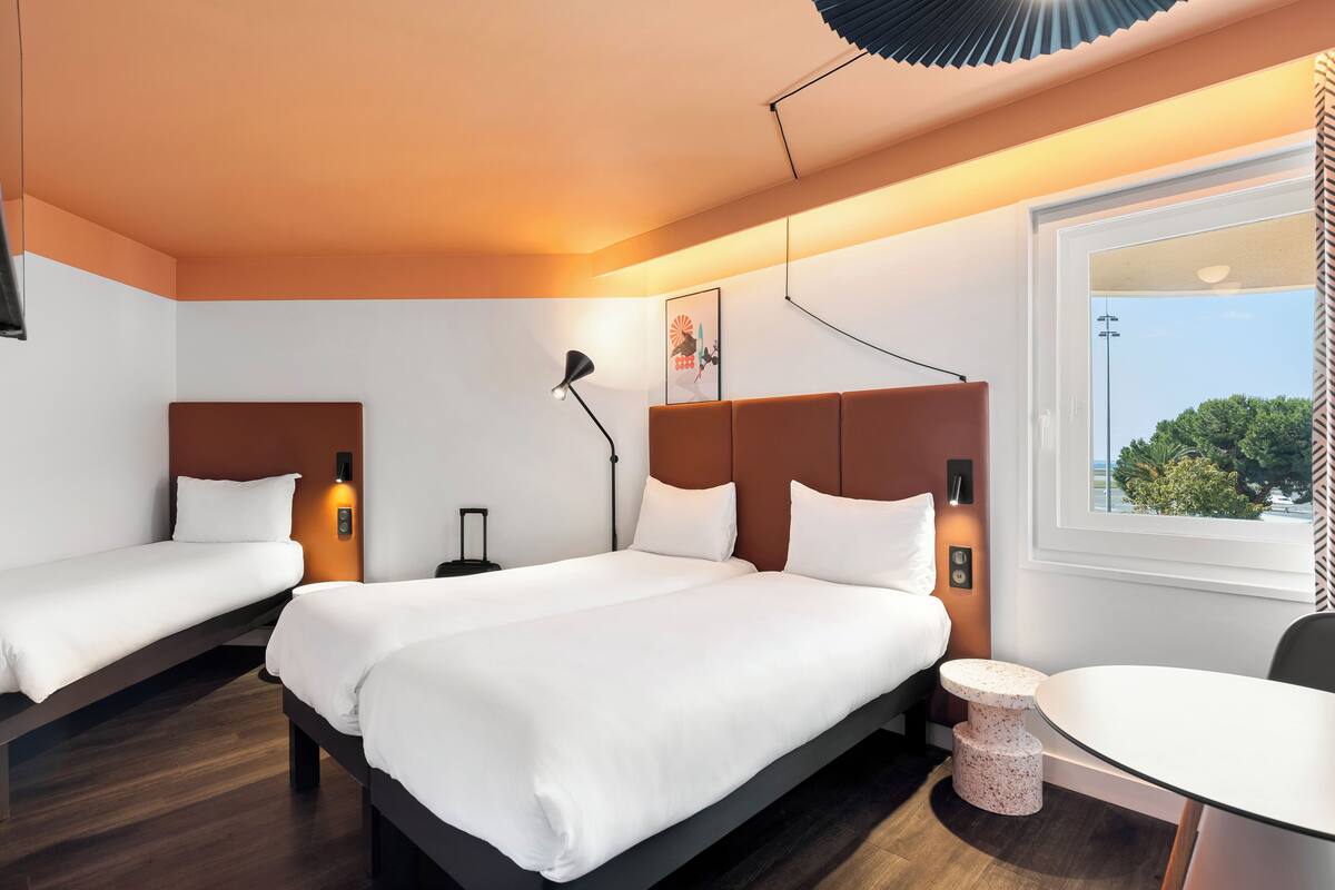 Standard Room, 3 Single Beds | 1 bedroom, hypo-allergenic bedding, desk, laptop workspace