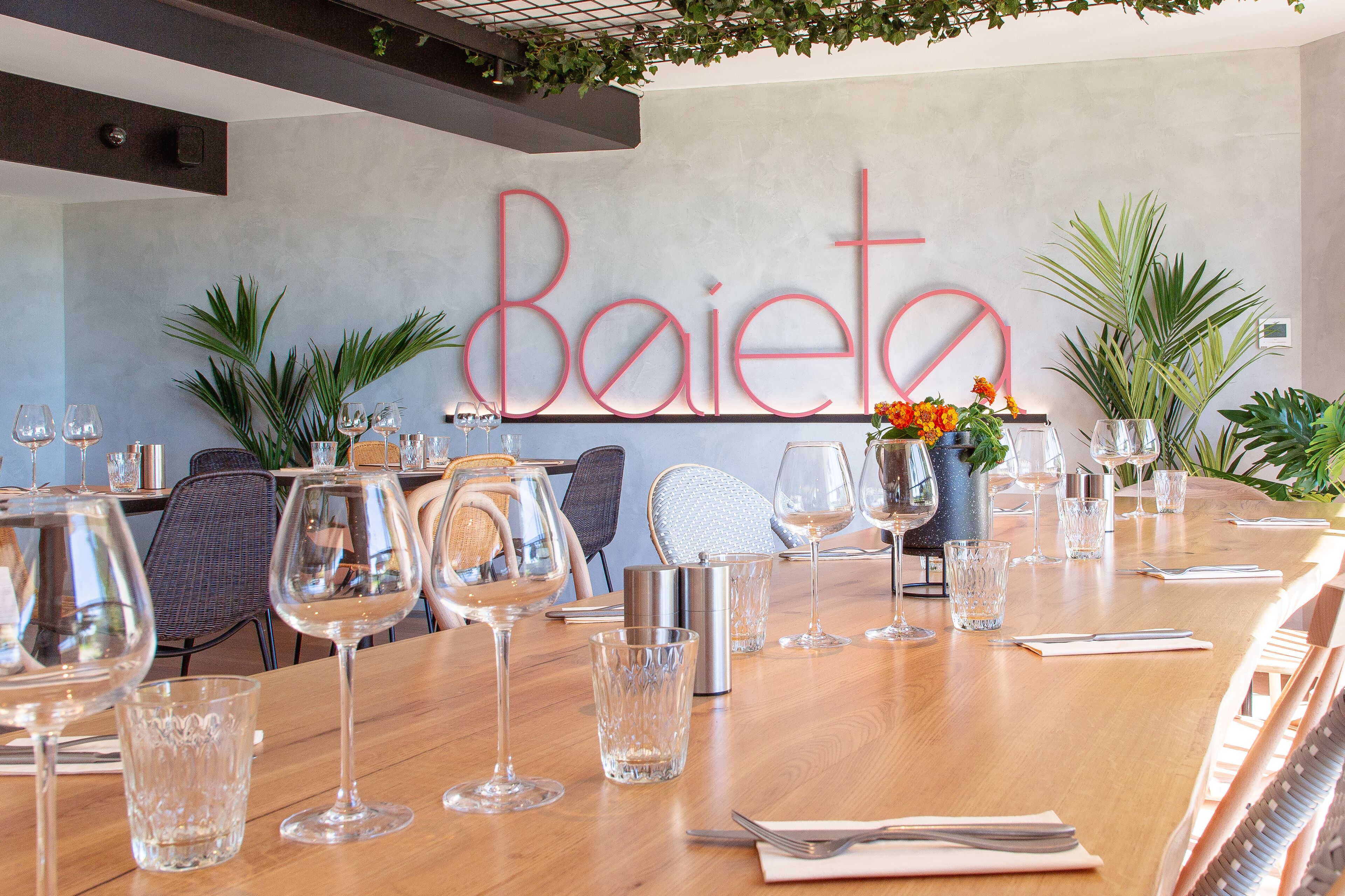 breakfast, lunch, dinner served; italian cuisine