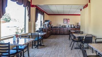 Free daily continental breakfast