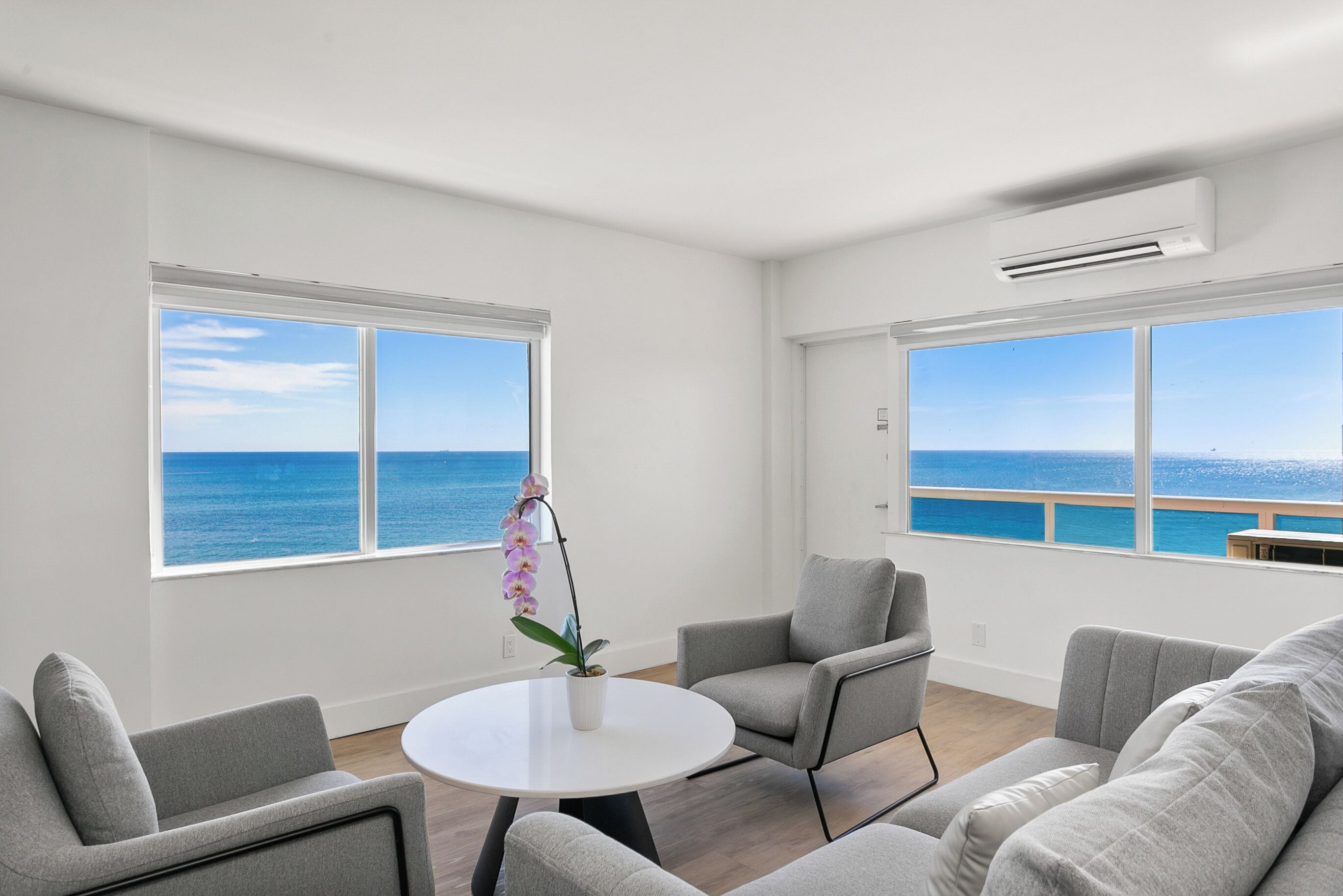 Suite, 1 Bedroom, Oceanfront, 1 King Bed | Living area | TV