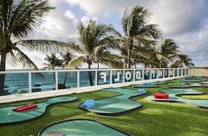 Mini-golf