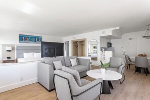 Két bảo mật tại phòng, màn/rèm cản sáng, bàn ủi/dụng cụ ủi quần áo 