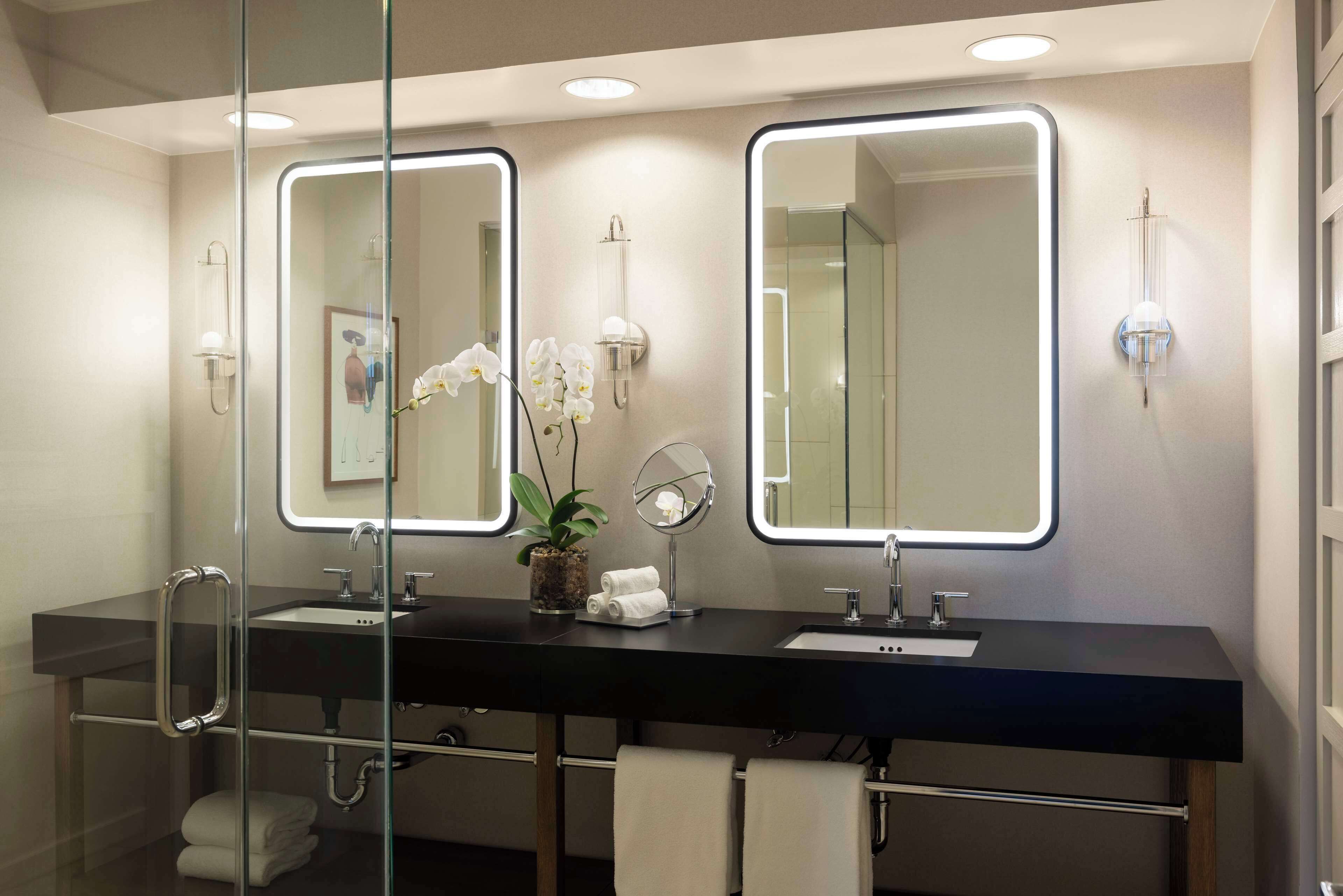 suite (greenwich suite) | bathroom | free toiletries, hair dryer, towels, soap