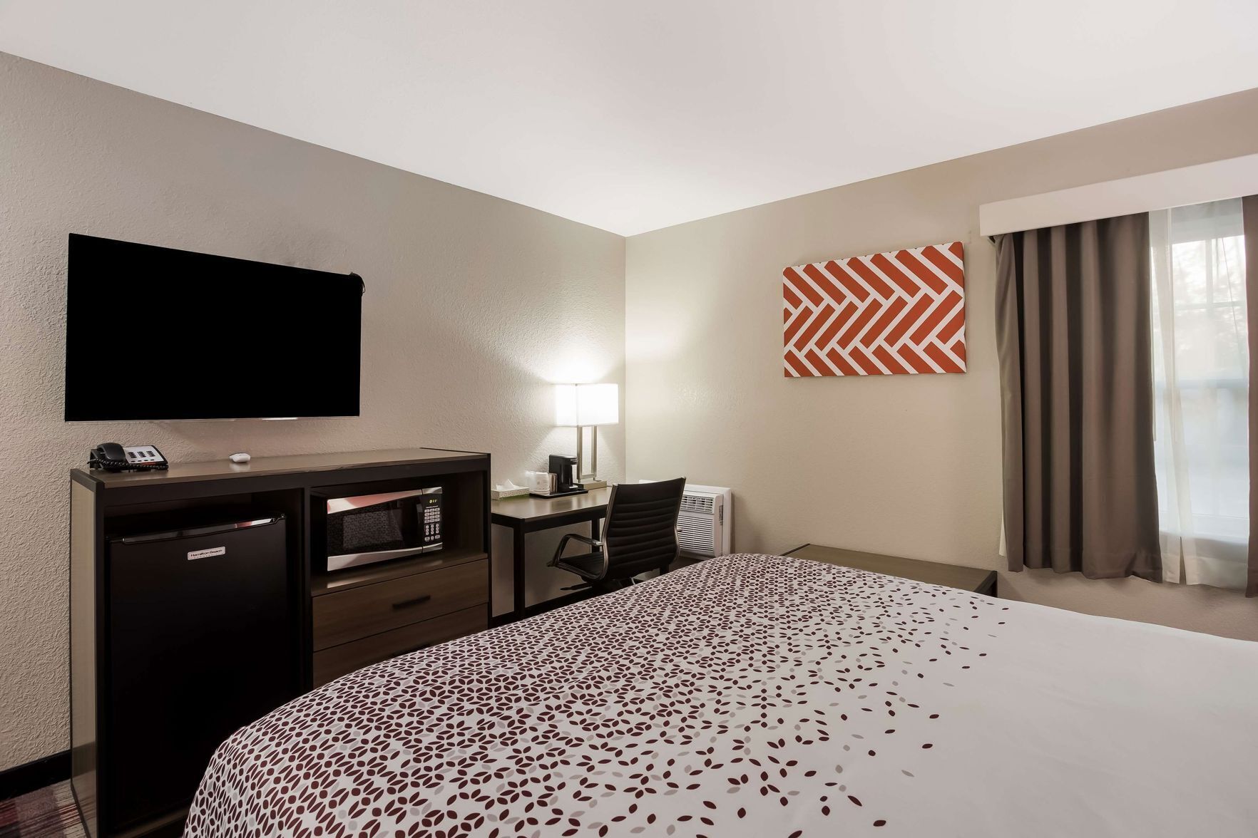 Soundproofing, iron/ironing board, free WiFi, bed sheets