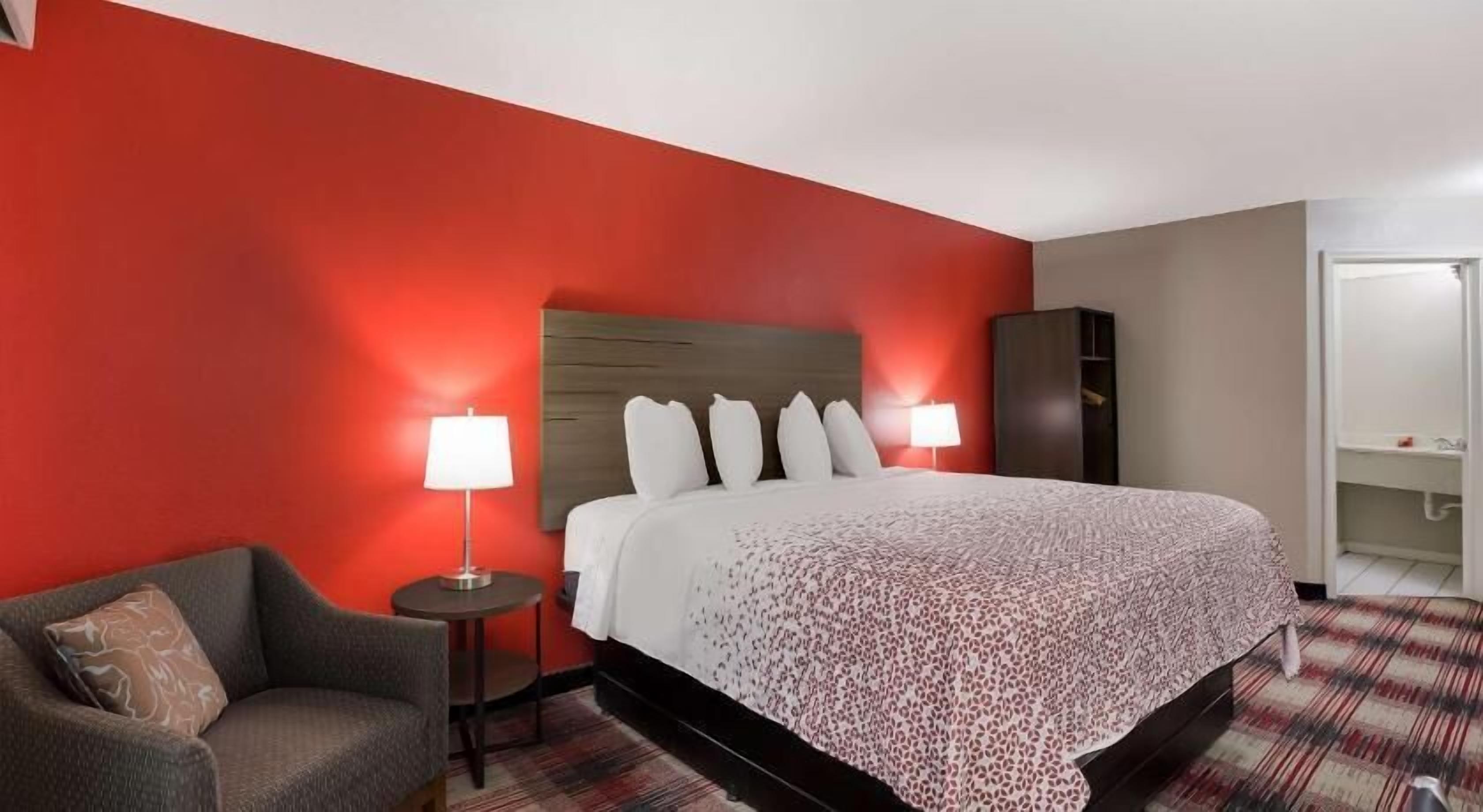Soundproofing, iron/ironing board, free WiFi, bed sheets