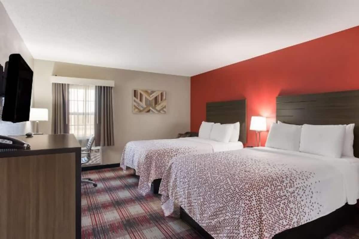 Soundproofing, iron/ironing board, free WiFi, bed sheets