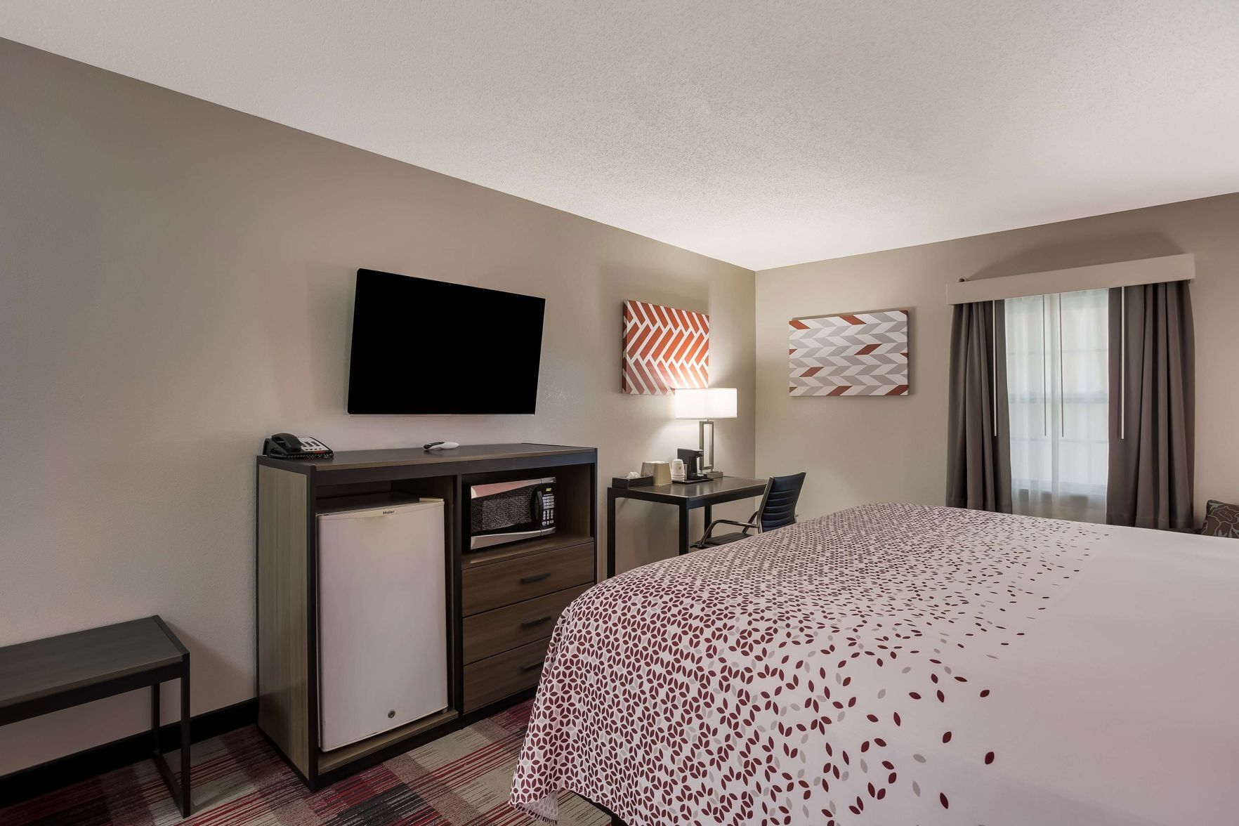 Soundproofing, iron/ironing board, free WiFi, bed sheets
