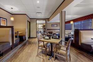 Restaurant - Best Western Premier Denham Inn & Suites (Leduc)