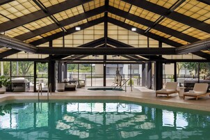 Una piscina techada